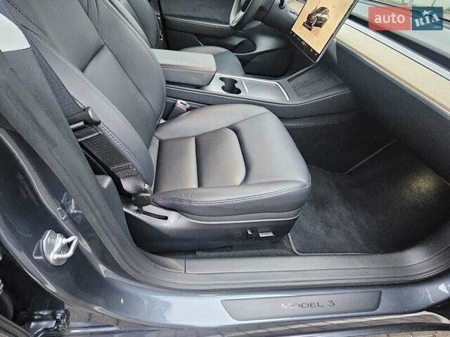 Серый Тесла Модель 3, объемом двигателя 0 л и пробегом 39 тыс. км за 22550 $, фото 21 на Automoto.ua