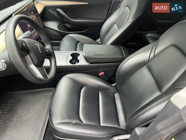 Серый Тесла Модель 3, объемом двигателя 0 л и пробегом 130 тыс. км за 22500 $, фото 11 на Automoto.ua