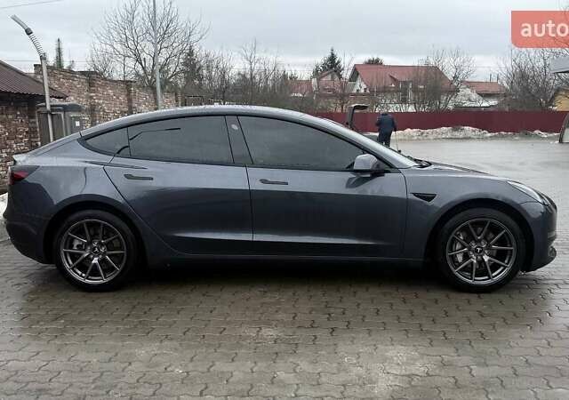 Серый Тесла Модель 3, объемом двигателя 0 л и пробегом 31 тыс. км за 17999 $, фото 6 на Automoto.ua