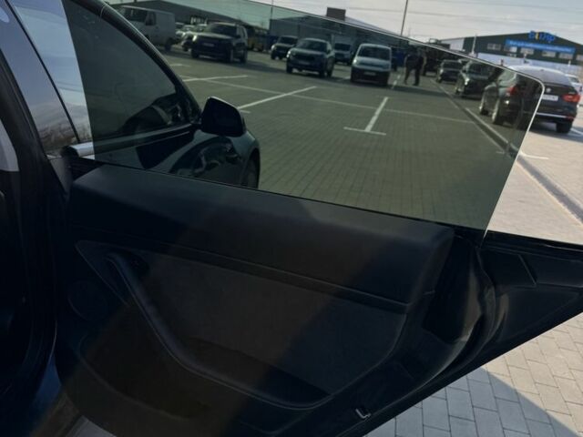 Сірий Тесла Модель 3, об'ємом двигуна 0 л та пробігом 28 тис. км за 23200 $, фото 11 на Automoto.ua