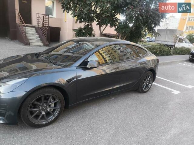 Серый Тесла Модель 3, объемом двигателя 0 л и пробегом 47 тыс. км за 21500 $, фото 2 на Automoto.ua