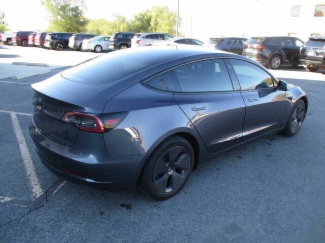 Серый Тесла Модель 3, объемом двигателя 0 л и пробегом 21 тыс. км за 10600 $, фото 4 на Automoto.ua