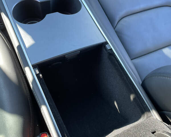 Сірий Тесла Модель 3, об'ємом двигуна 0 л та пробігом 31 тис. км за 24000 $, фото 37 на Automoto.ua