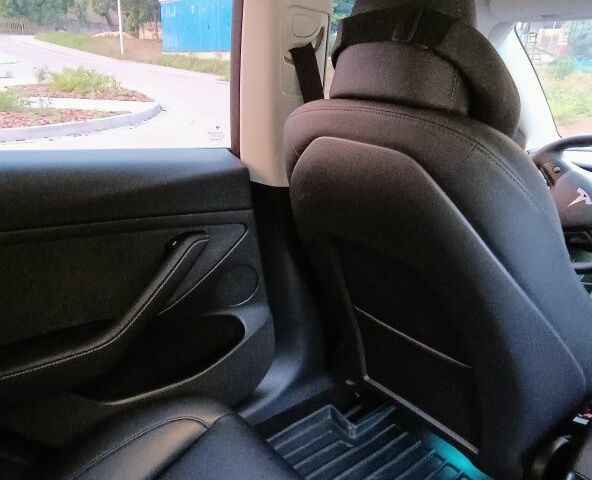 Сірий Тесла Модель 3, об'ємом двигуна 0 л та пробігом 70 тис. км за 21000 $, фото 7 на Automoto.ua