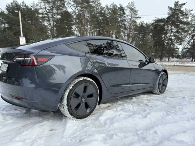 Серый Тесла Модель 3, объемом двигателя 0 л и пробегом 37 тыс. км за 22500 $, фото 2 на Automoto.ua