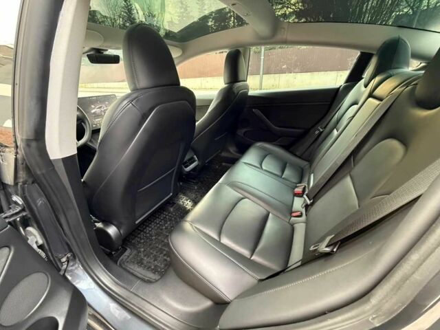 Сірий Тесла Модель 3, об'ємом двигуна 0 л та пробігом 94 тис. км за 15800 $, фото 11 на Automoto.ua