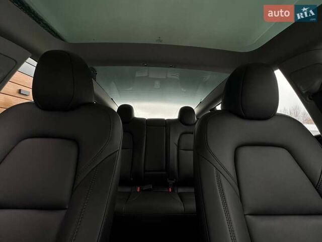 Серый Тесла Модель 3, объемом двигателя 0 л и пробегом 4 тыс. км за 20793 $, фото 38 на Automoto.ua