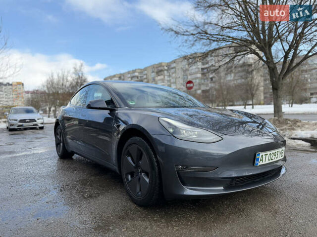 Серый Тесла Модель 3, объемом двигателя 0 л и пробегом 44 тыс. км за 21900 $, фото 5 на Automoto.ua