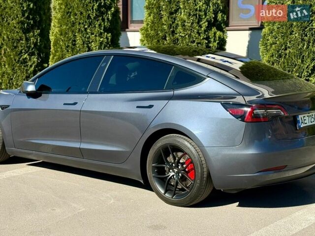 Серый Тесла Модель 3, объемом двигателя 0 л и пробегом 37 тыс. км за 27000 $, фото 6 на Automoto.ua