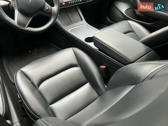 Серый Тесла Модель 3, объемом двигателя 0 л и пробегом 130 тыс. км за 22500 $, фото 10 на Automoto.ua