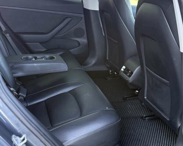 Сірий Тесла Модель 3, об'ємом двигуна 0 л та пробігом 92 тис. км за 21800 $, фото 63 на Automoto.ua