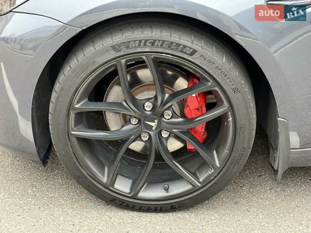 Серый Тесла Модель 3, объемом двигателя 0 л и пробегом 130 тыс. км за 21500 $, фото 11 на Automoto.ua