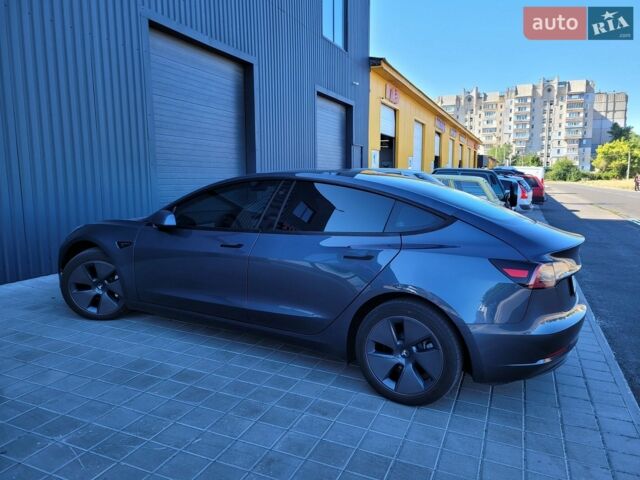 Серый Тесла Модель 3, объемом двигателя 0 л и пробегом 39 тыс. км за 22500 $, фото 2 на Automoto.ua
