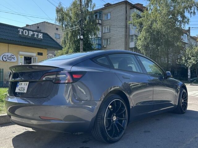 Серый Тесла Модель 3, объемом двигателя 0 л и пробегом 75 тыс. км за 20000 $, фото 2 на Automoto.ua