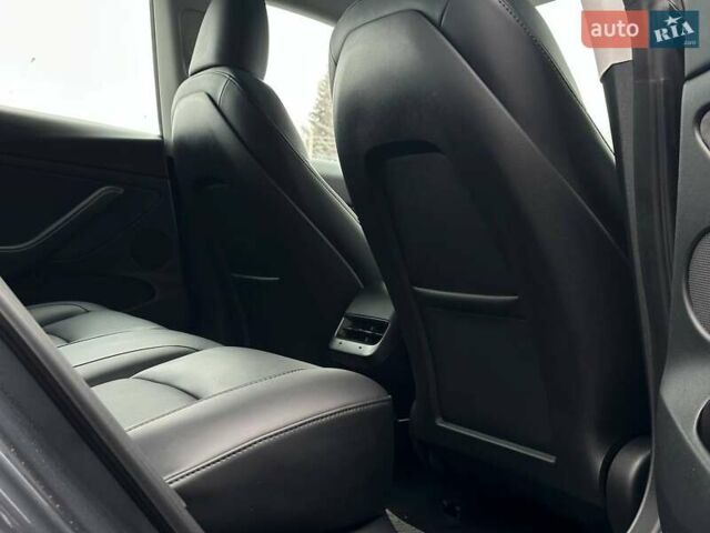 Серый Тесла Модель 3, объемом двигателя 0 л и пробегом 4 тыс. км за 20793 $, фото 30 на Automoto.ua