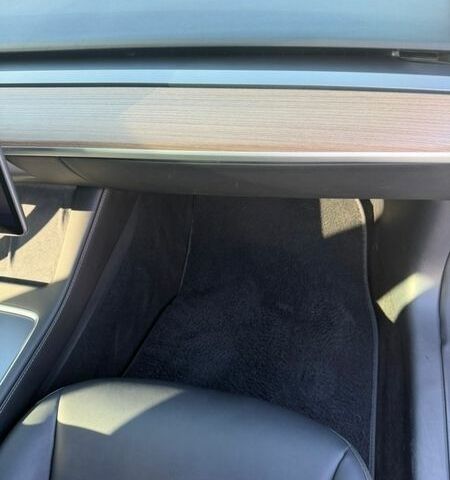 Серый Тесла Модель 3, объемом двигателя 0 л и пробегом 43 тыс. км за 19500 $, фото 20 на Automoto.ua