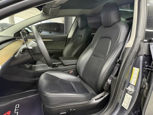 Серый Тесла Модель 3, объемом двигателя 0 л и пробегом 48 тыс. км за 20900 $, фото 16 на Automoto.ua