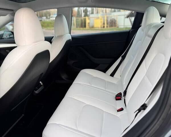 Сірий Тесла Модель 3, об'ємом двигуна 0 л та пробігом 16 тис. км за 26000 $, фото 16 на Automoto.ua