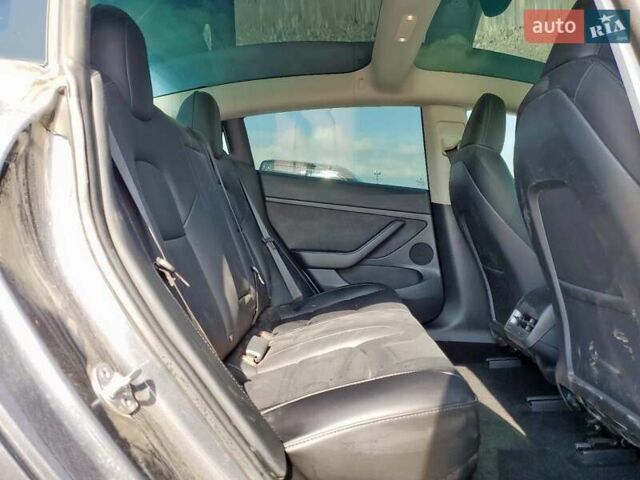 Серый Тесла Модель 3, объемом двигателя 0 л и пробегом 31 тыс. км за 9700 $, фото 9 на Automoto.ua