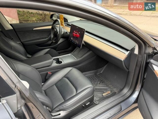 Серый Тесла Модель 3, объемом двигателя 0 л и пробегом 23 тыс. км за 21800 $, фото 17 на Automoto.ua