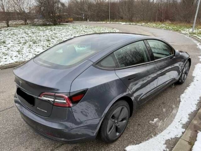 Серый Тесла Модель 3, объемом двигателя 0 л и пробегом 23 тыс. км за 15200 $, фото 5 на Automoto.ua