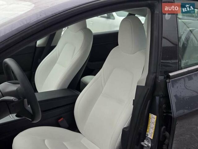 Сірий Тесла Модель 3, об'ємом двигуна 0 л та пробігом 28 тис. км за 25999 $, фото 12 на Automoto.ua