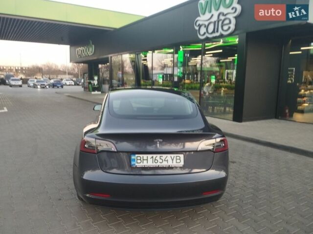 Серый Тесла Модель 3, объемом двигателя 0 л и пробегом 55 тыс. км за 21500 $, фото 5 на Automoto.ua