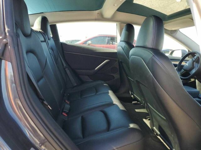 Сірий Тесла Модель 3, об'ємом двигуна 0 л та пробігом 19 тис. км за 5000 $, фото 9 на Automoto.ua