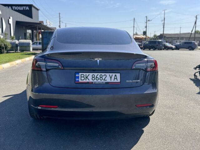 Серый Тесла Модель 3, объемом двигателя 0 л и пробегом 42 тыс. км за 26000 $, фото 2 на Automoto.ua