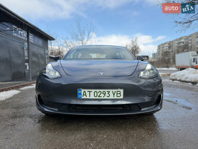 Серый Тесла Модель 3, объемом двигателя 0 л и пробегом 44 тыс. км за 21900 $, фото 3 на Automoto.ua