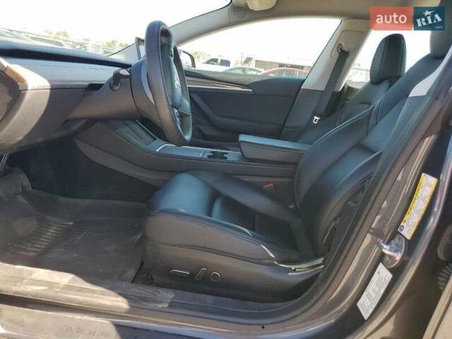 Серый Тесла Модель 3, объемом двигателя 0 л и пробегом 31 тыс. км за 6800 $, фото 6 на Automoto.ua