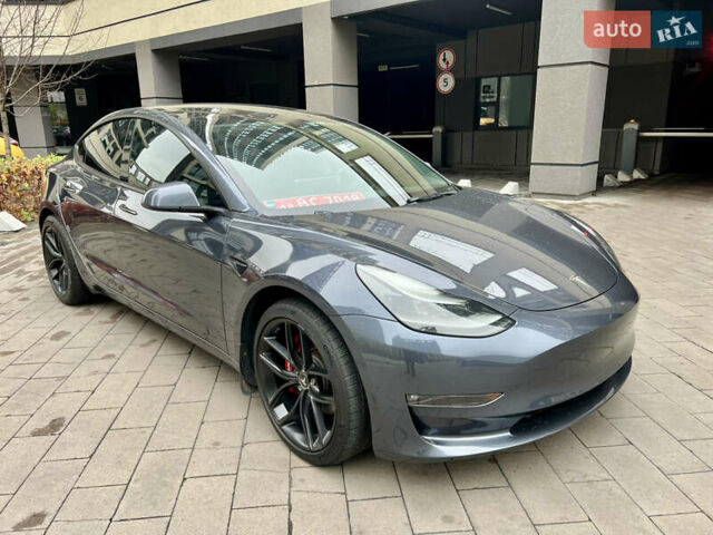 Серый Тесла Модель 3, объемом двигателя 0 л и пробегом 130 тыс. км за 22500 $, фото 2 на Automoto.ua