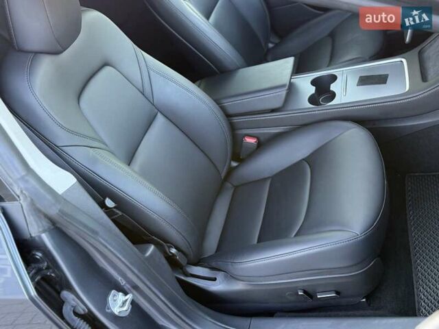 Сірий Тесла Модель 3, об'ємом двигуна 0 л та пробігом 92 тис. км за 21800 $, фото 57 на Automoto.ua