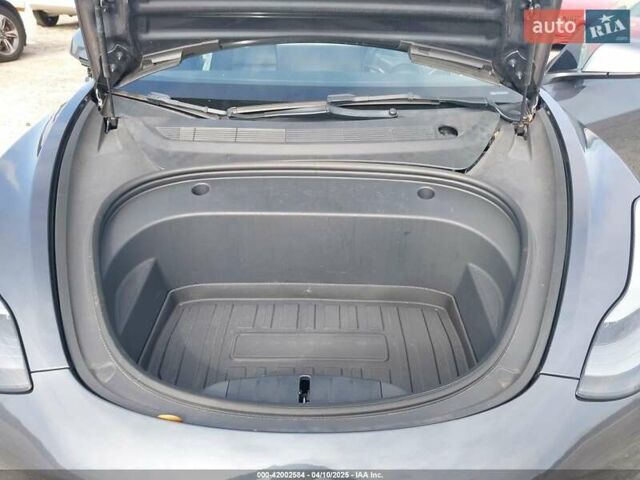 Сірий Тесла Модель 3, об'ємом двигуна 0 л та пробігом 58 тис. км за 13990 $, фото 9 на Automoto.ua