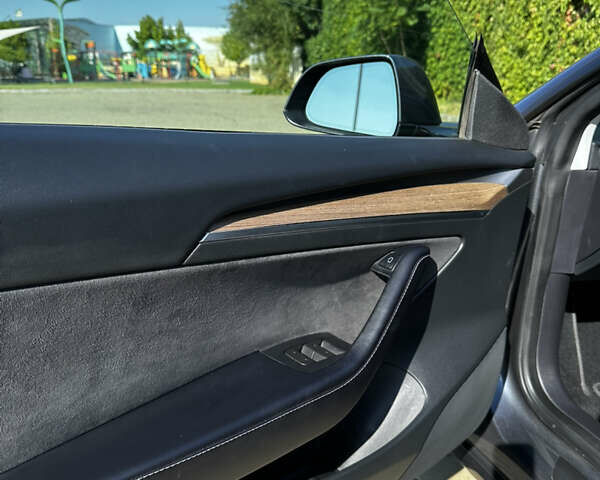 Сірий Тесла Модель 3, об'ємом двигуна 0 л та пробігом 36 тис. км за 20700 $, фото 11 на Automoto.ua