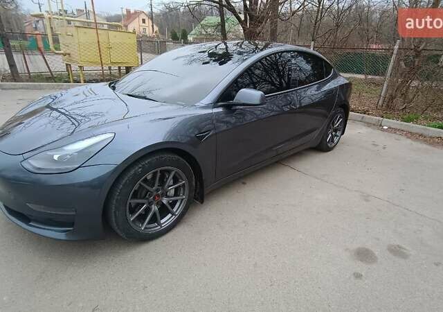 Серый Тесла Модель 3, объемом двигателя 0 л и пробегом 65 тыс. км за 23500 $, фото 22 на Automoto.ua
