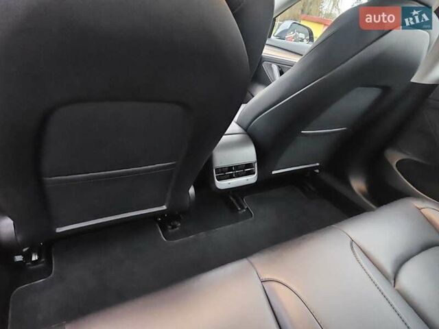 Серый Тесла Модель 3, объемом двигателя 0 л и пробегом 39 тыс. км за 22550 $, фото 48 на Automoto.ua