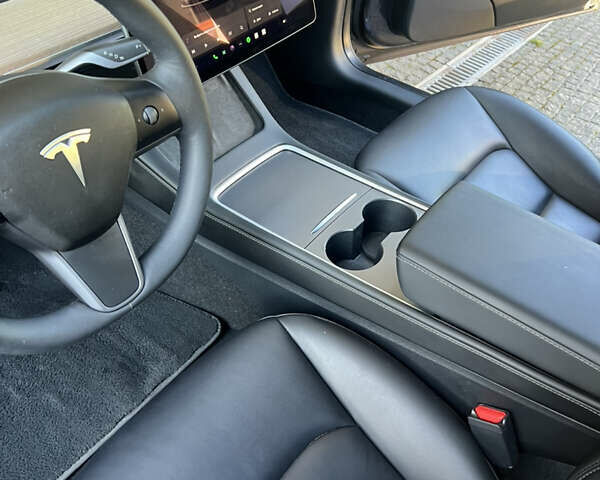 Серый Тесла Модель 3, объемом двигателя 0 л и пробегом 43 тыс. км за 23500 $, фото 5 на Automoto.ua