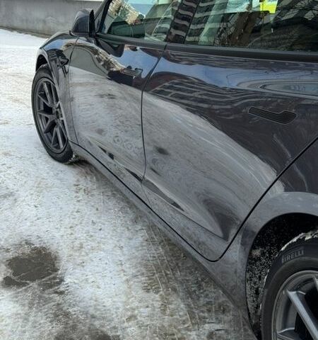 Серый Тесла Модель 3, объемом двигателя 0 л и пробегом 89 тыс. км за 22700 $, фото 4 на Automoto.ua