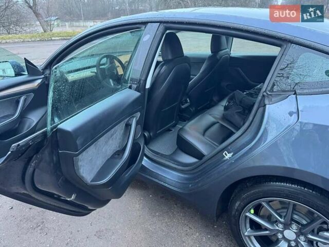 Серый Тесла Модель 3, объемом двигателя 0 л и пробегом 43 тыс. км за 24500 $, фото 8 на Automoto.ua