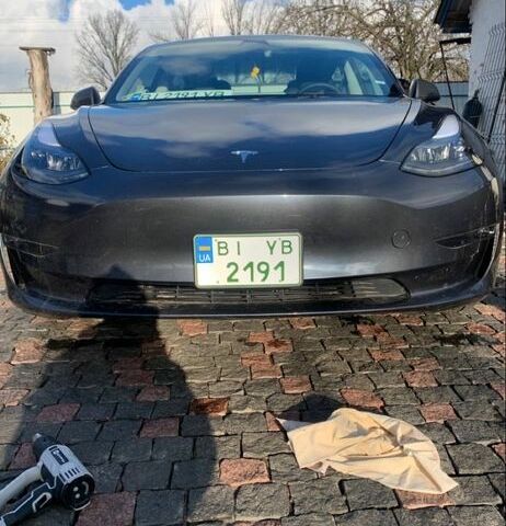 Серый Тесла Модель 3, объемом двигателя 0 л и пробегом 26 тыс. км за 31500 $, фото 2 на Automoto.ua