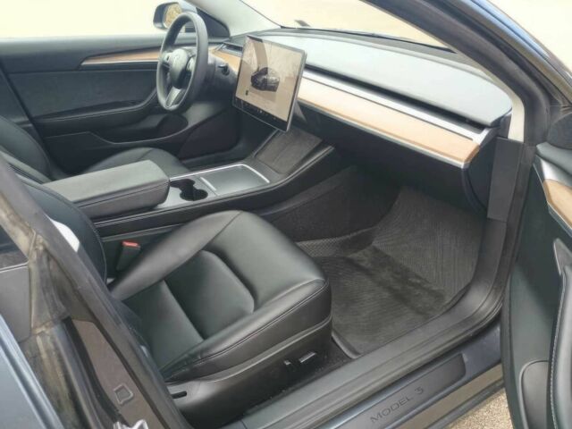 Серый Тесла Модель 3, объемом двигателя 0 л и пробегом 23 тыс. км за 18400 $, фото 8 на Automoto.ua