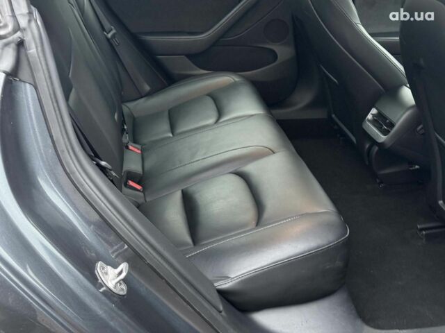 Серый Тесла Модель 3, объемом двигателя 0 л и пробегом 39 тыс. км за 23290 $, фото 21 на Automoto.ua