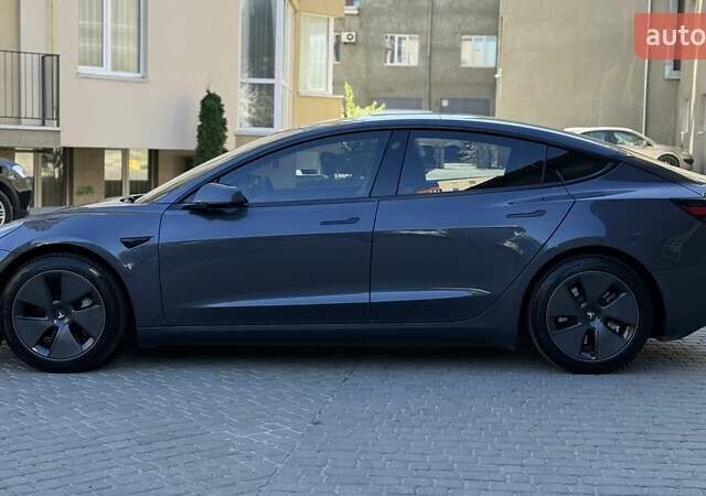 Серый Тесла Модель 3, объемом двигателя 0 л и пробегом 25 тыс. км за 26800 $, фото 11 на Automoto.ua