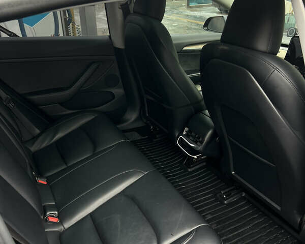 Серый Тесла Модель 3, объемом двигателя 0 л и пробегом 47 тыс. км за 21500 $, фото 8 на Automoto.ua