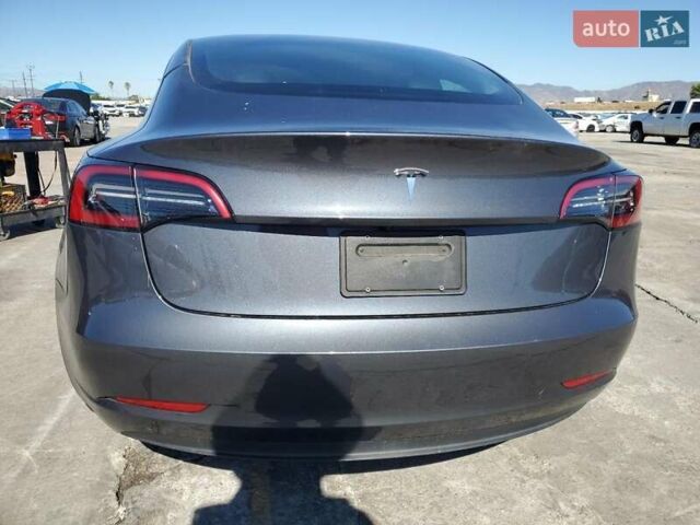 Серый Тесла Модель 3, объемом двигателя 0 л и пробегом 31 тыс. км за 6500 $, фото 5 на Automoto.ua