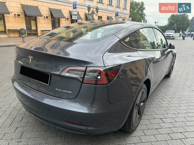 Серый Тесла Модель 3, объемом двигателя 0 л и пробегом 32 тыс. км за 24900 $, фото 7 на Automoto.ua