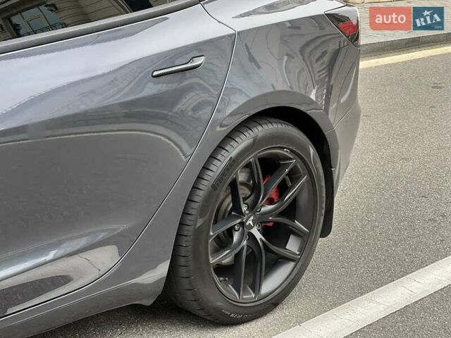 Серый Тесла Модель 3, объемом двигателя 0 л и пробегом 130 тыс. км за 21500 $, фото 14 на Automoto.ua