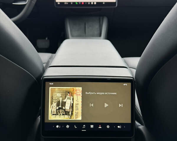 Серый Тесла Модель 3, объемом двигателя 0 л и пробегом 14 тыс. км за 35900 $, фото 13 на Automoto.ua