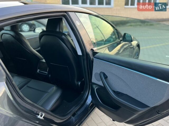 Серый Тесла Модель 3, объемом двигателя 0 л и пробегом 1 тыс. км за 25800 $, фото 30 на Automoto.ua